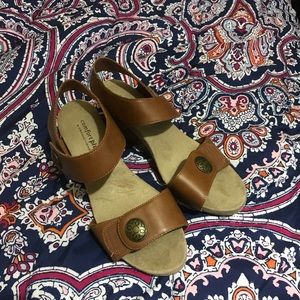 Sandals size 7